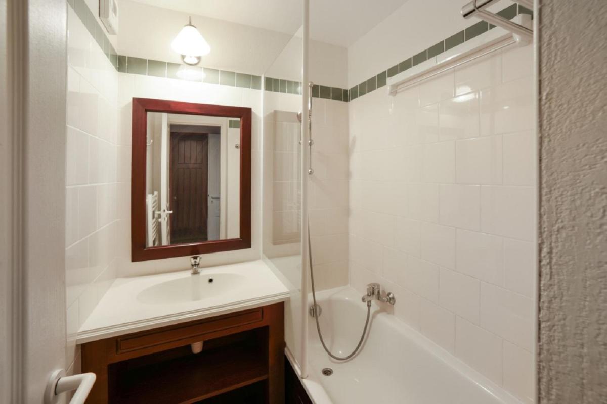 Select One-Bedroom Apartment (5 People) photo 3