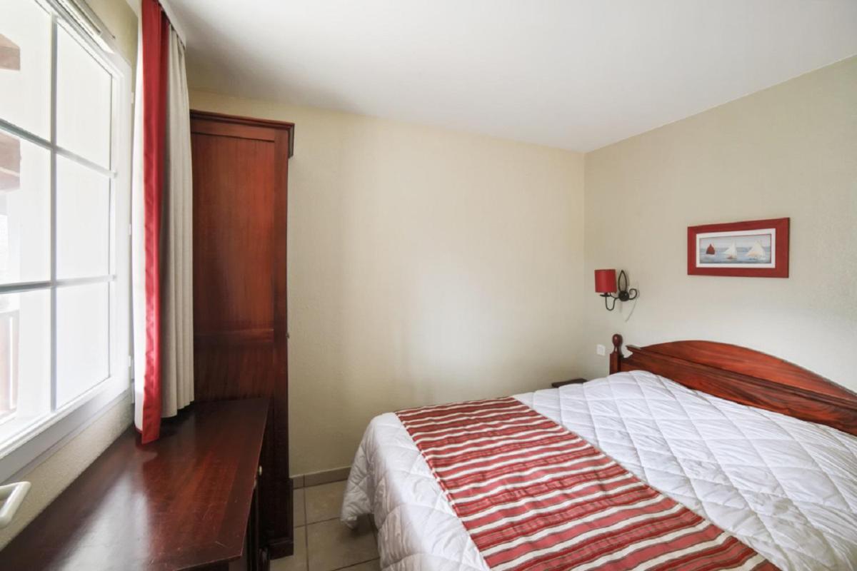 Select One-Bedroom Apartment (5 People) photo 2