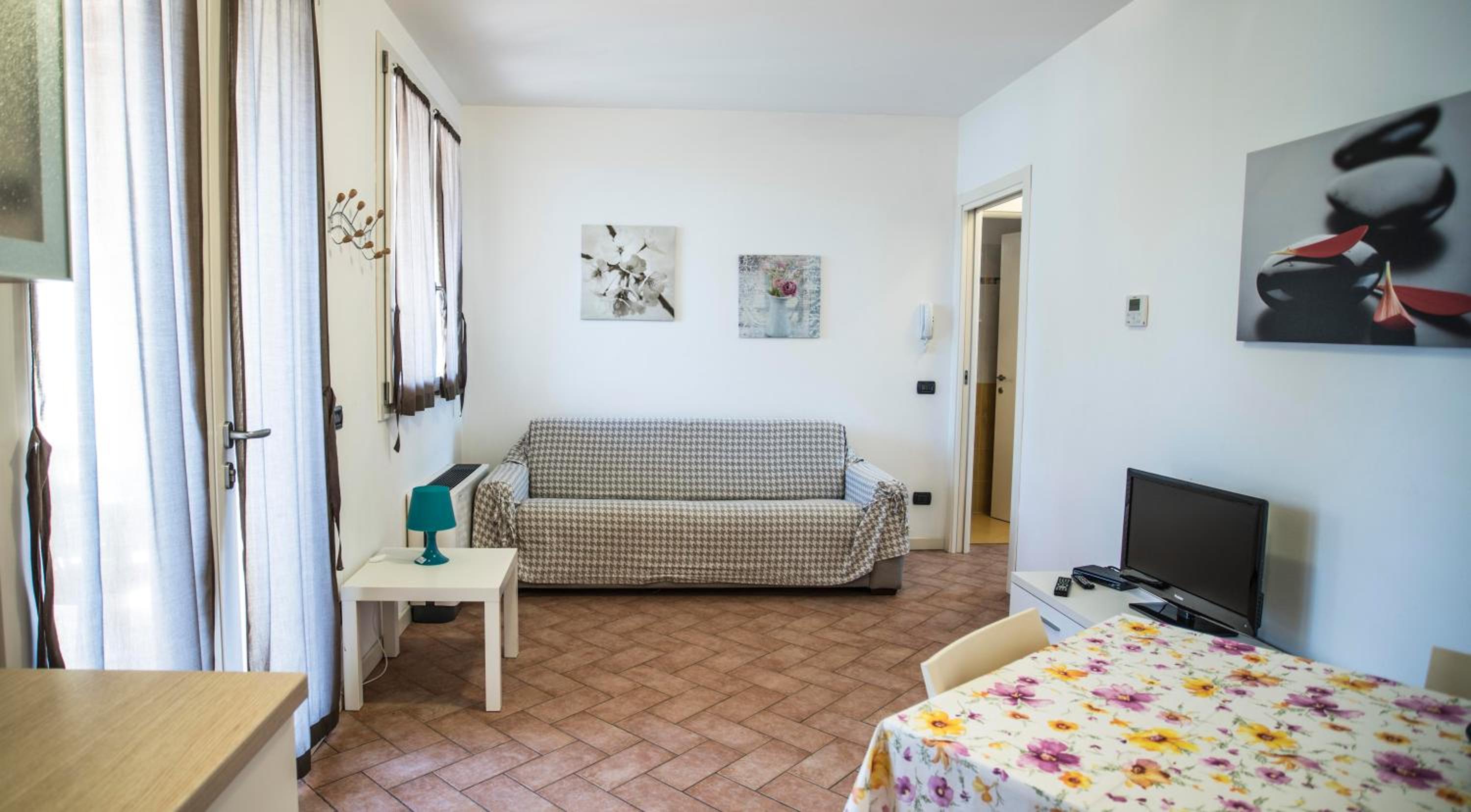 Two-Bedroom Apartment with Balcony photo 1