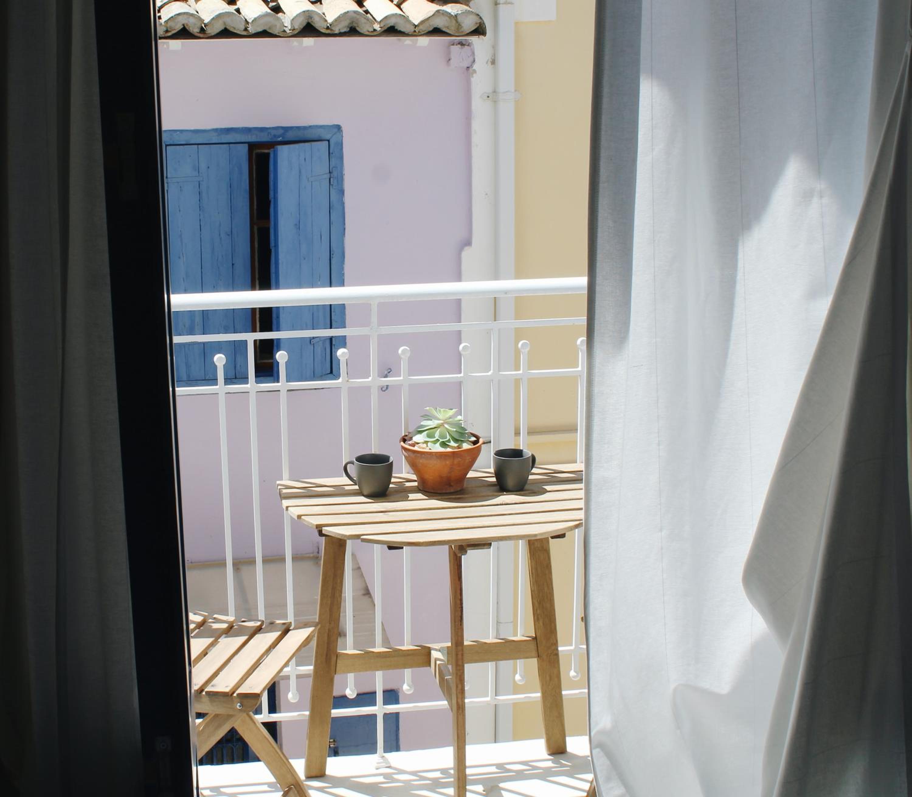 Double Room with Balcony - Photo 20