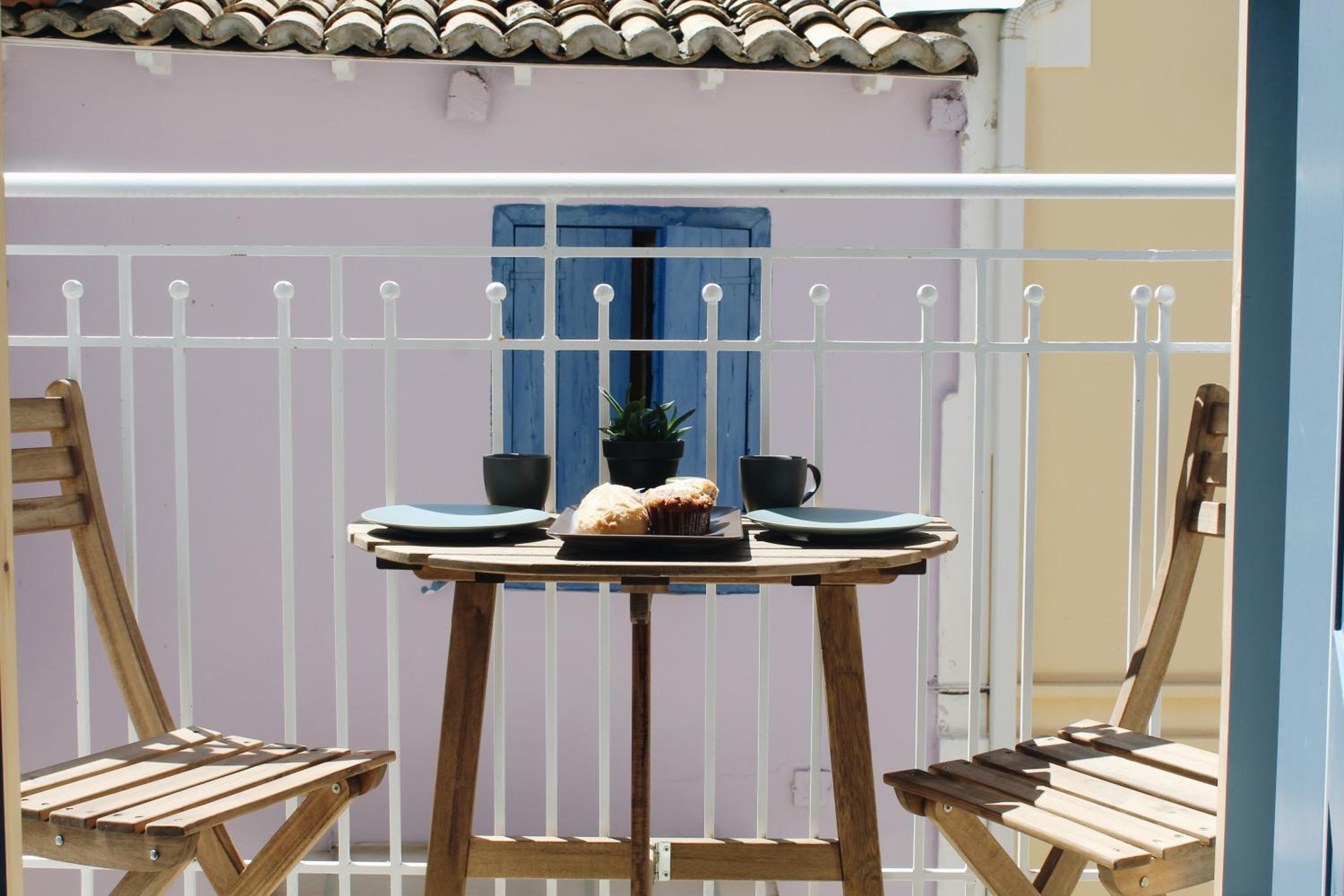 Double Room with Balcony - Photo 2
