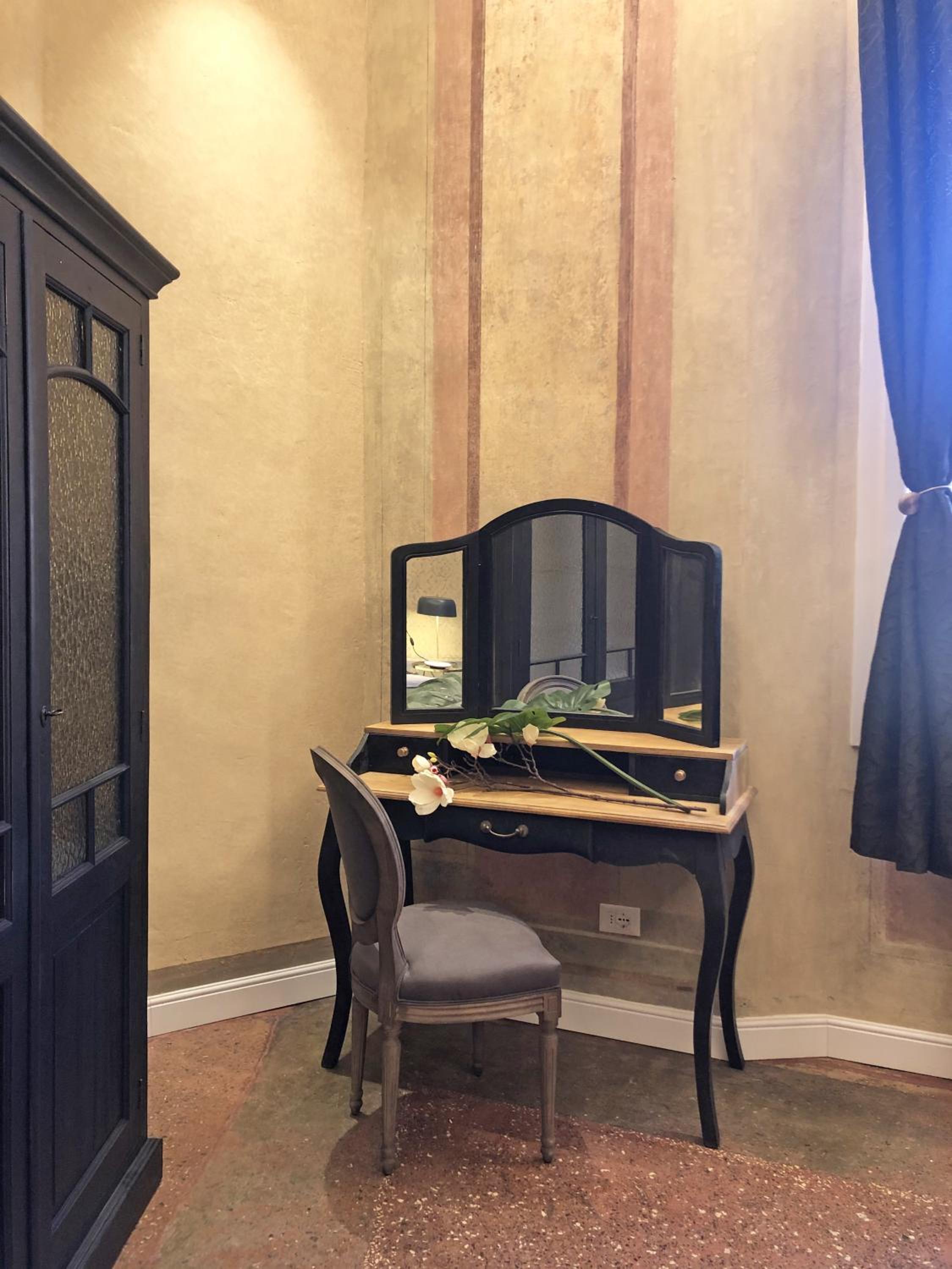 Deluxe Room - Photo 8