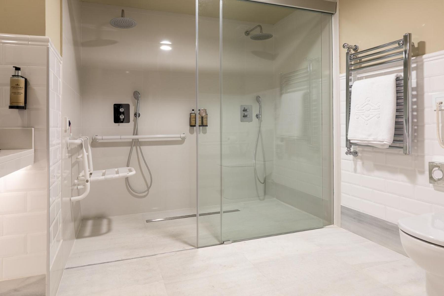 Standard Twin Room - Photo 2