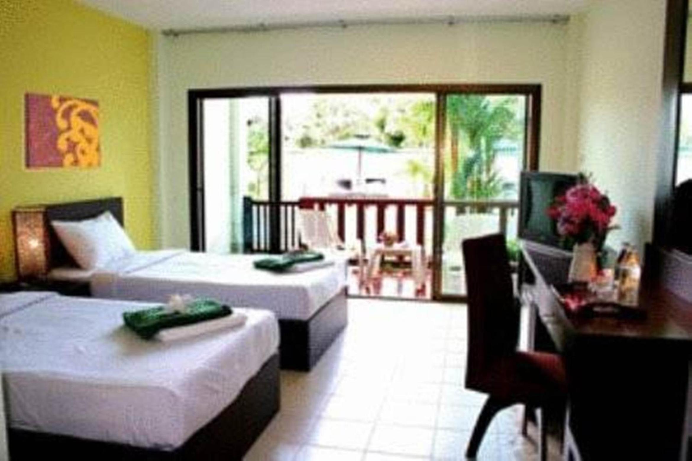 Deluxe Poolside Double or Twin Room photo 1