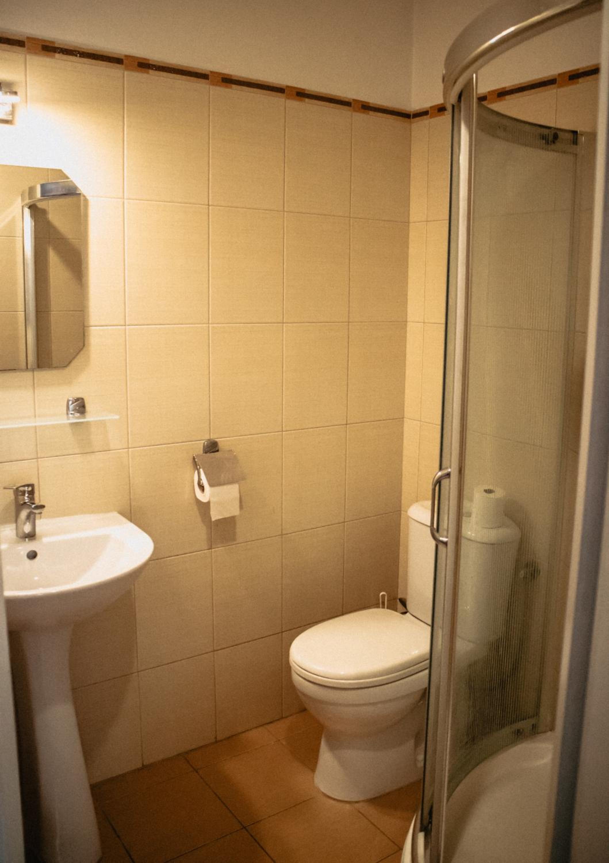 Double Room - Photo 2
