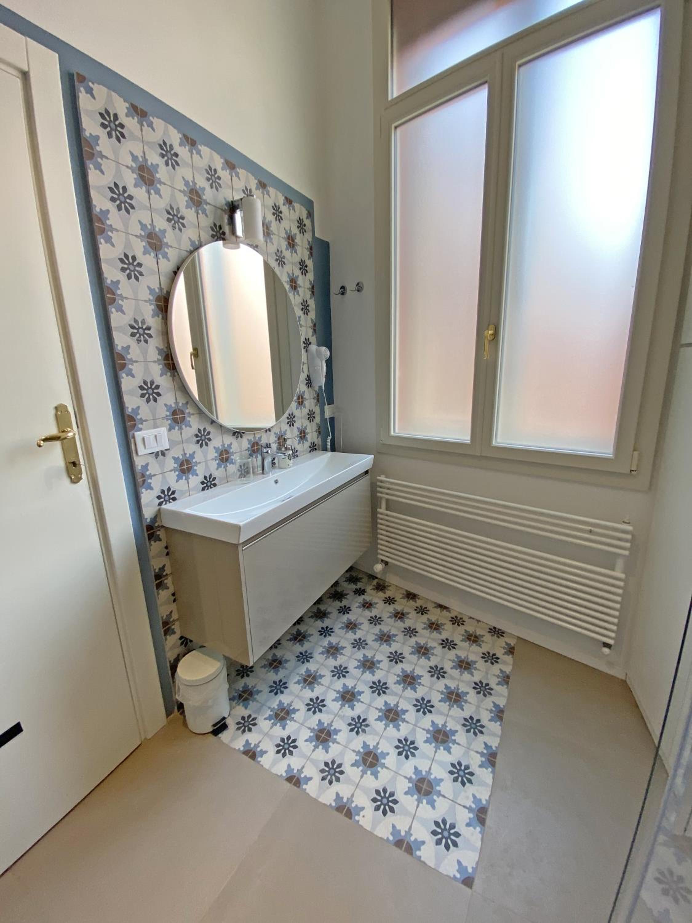 Deluxe Room - Photo 9