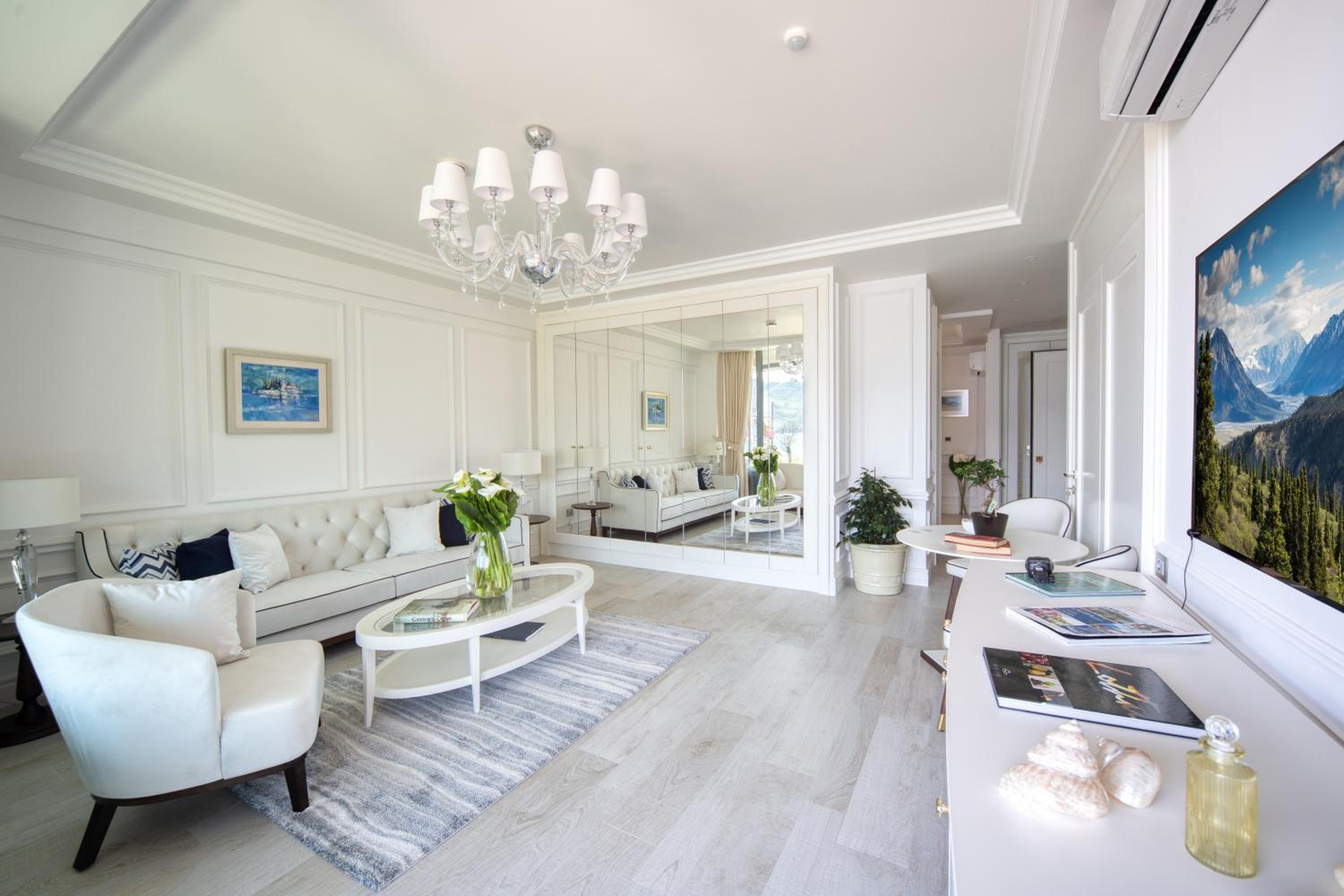 Executive One-Bedroom Suite with Two Terraces and Sea View
