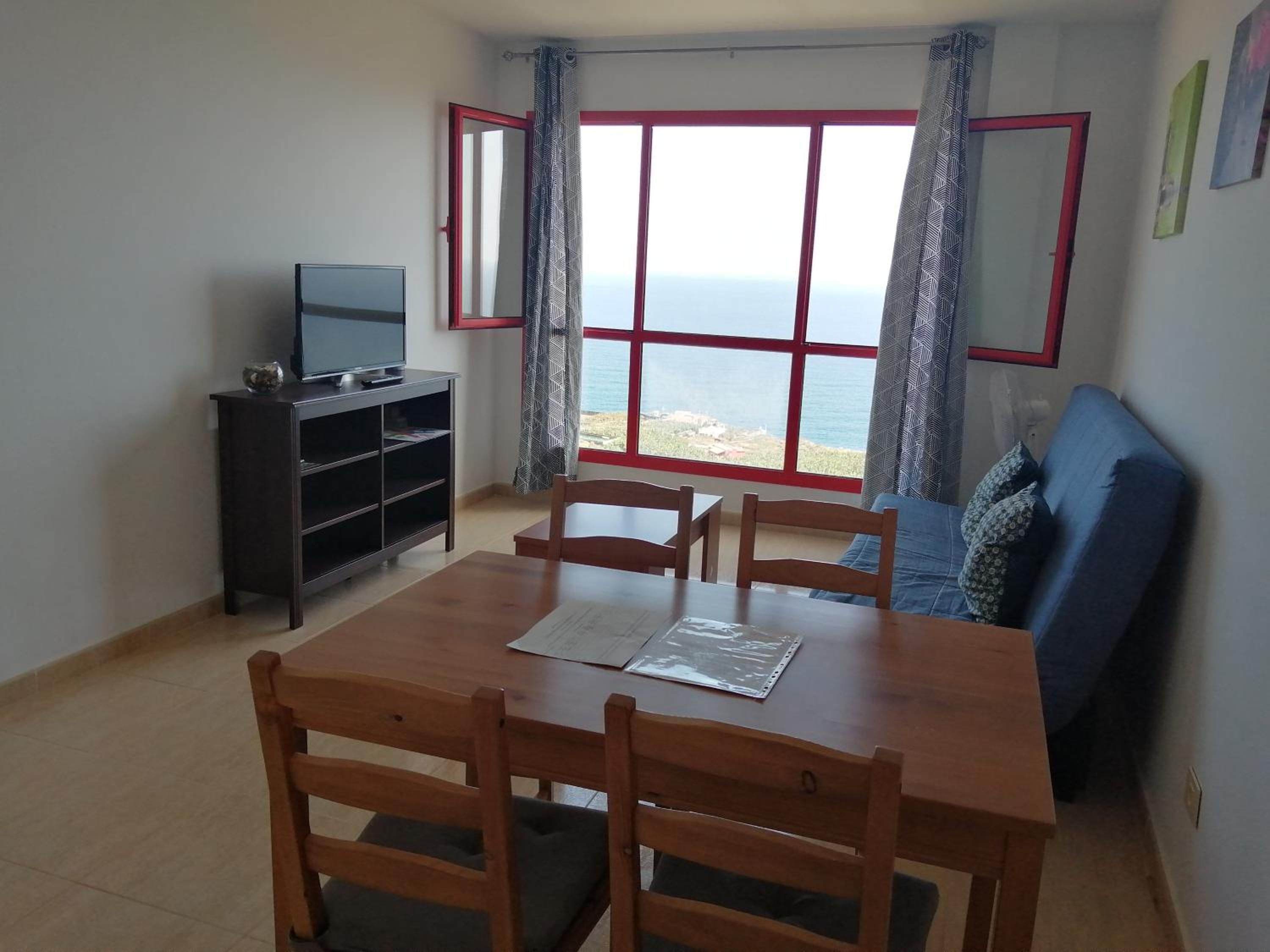Apartment With Sea View photo 2