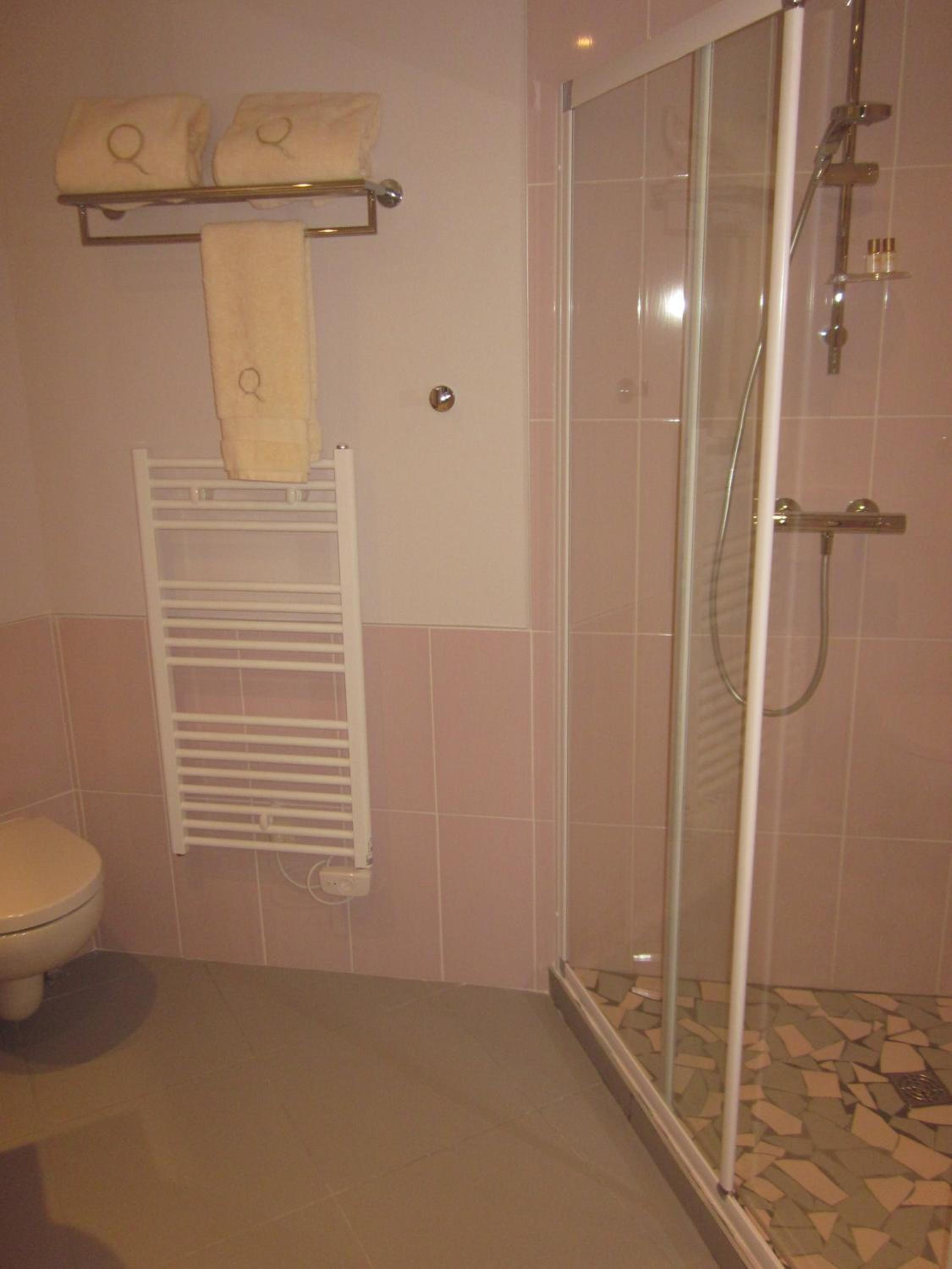 Standard Double Room - Photo 7