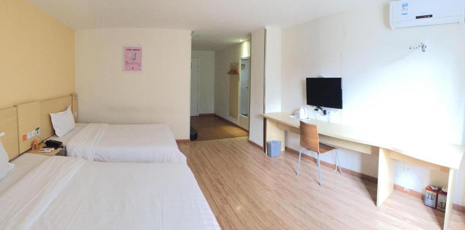 Comfortable Twin Room photo 1