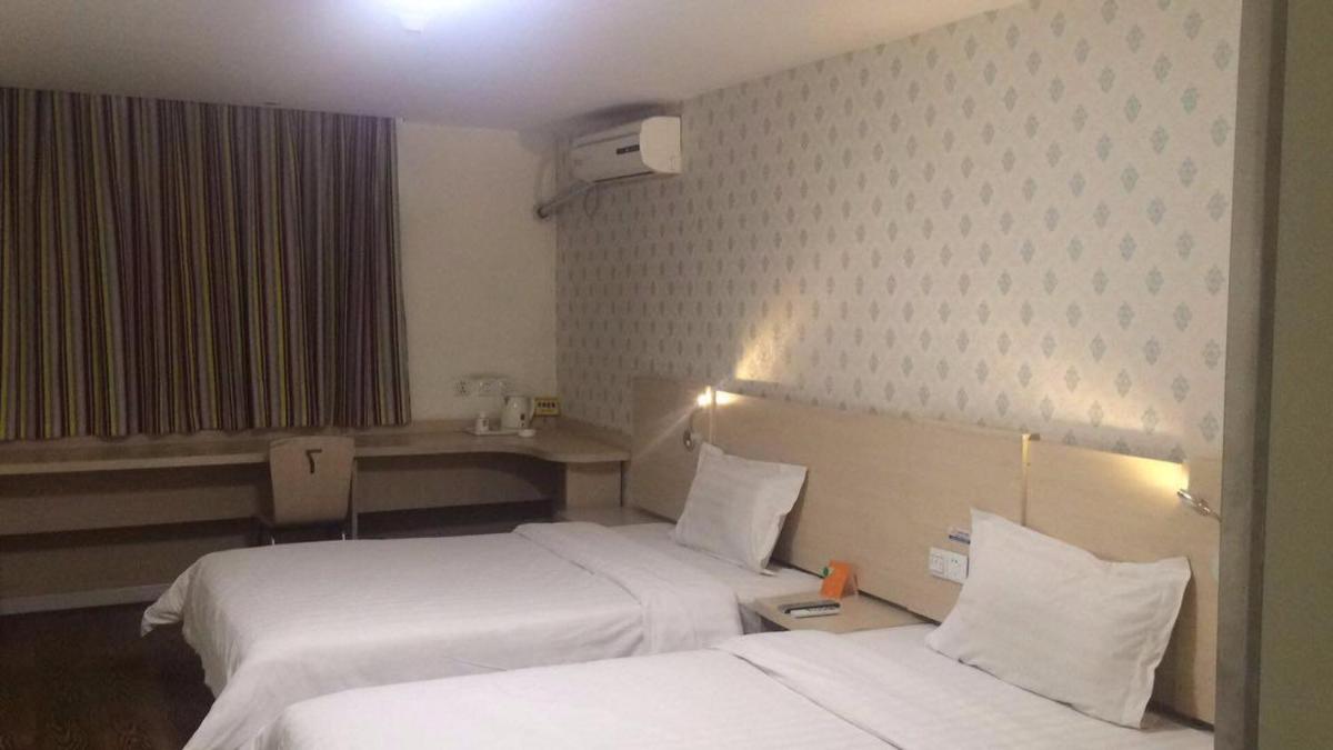 Business Twin Room photo 1