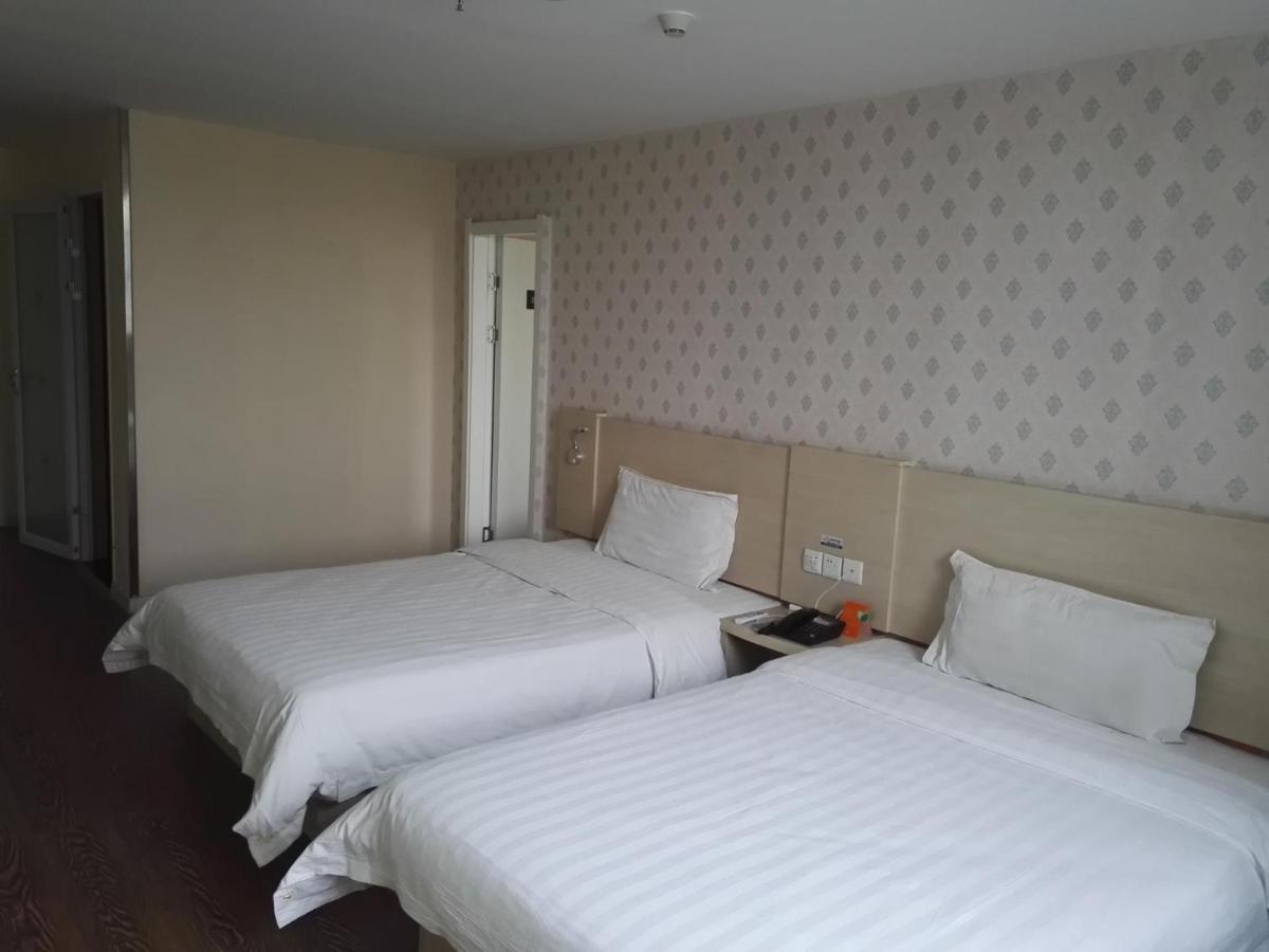Deluxe Quad Room photo 1