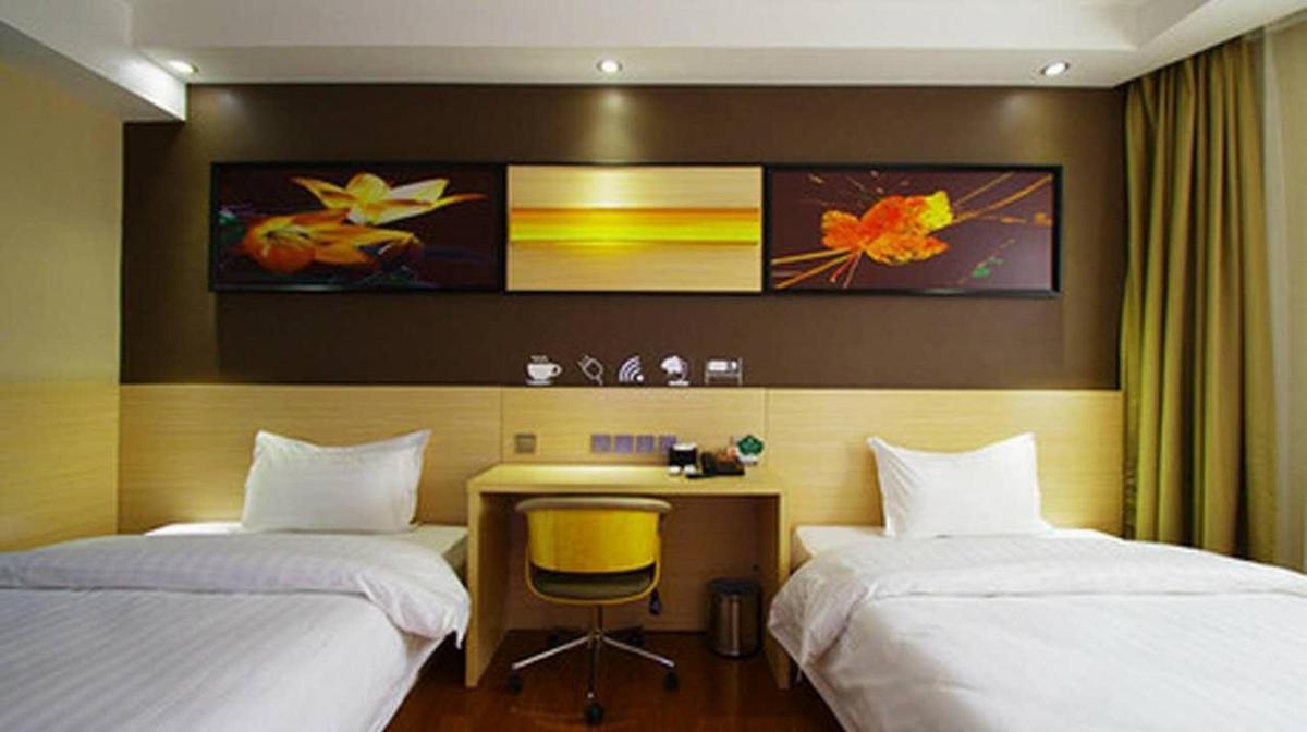 Business Twin Room photo 2