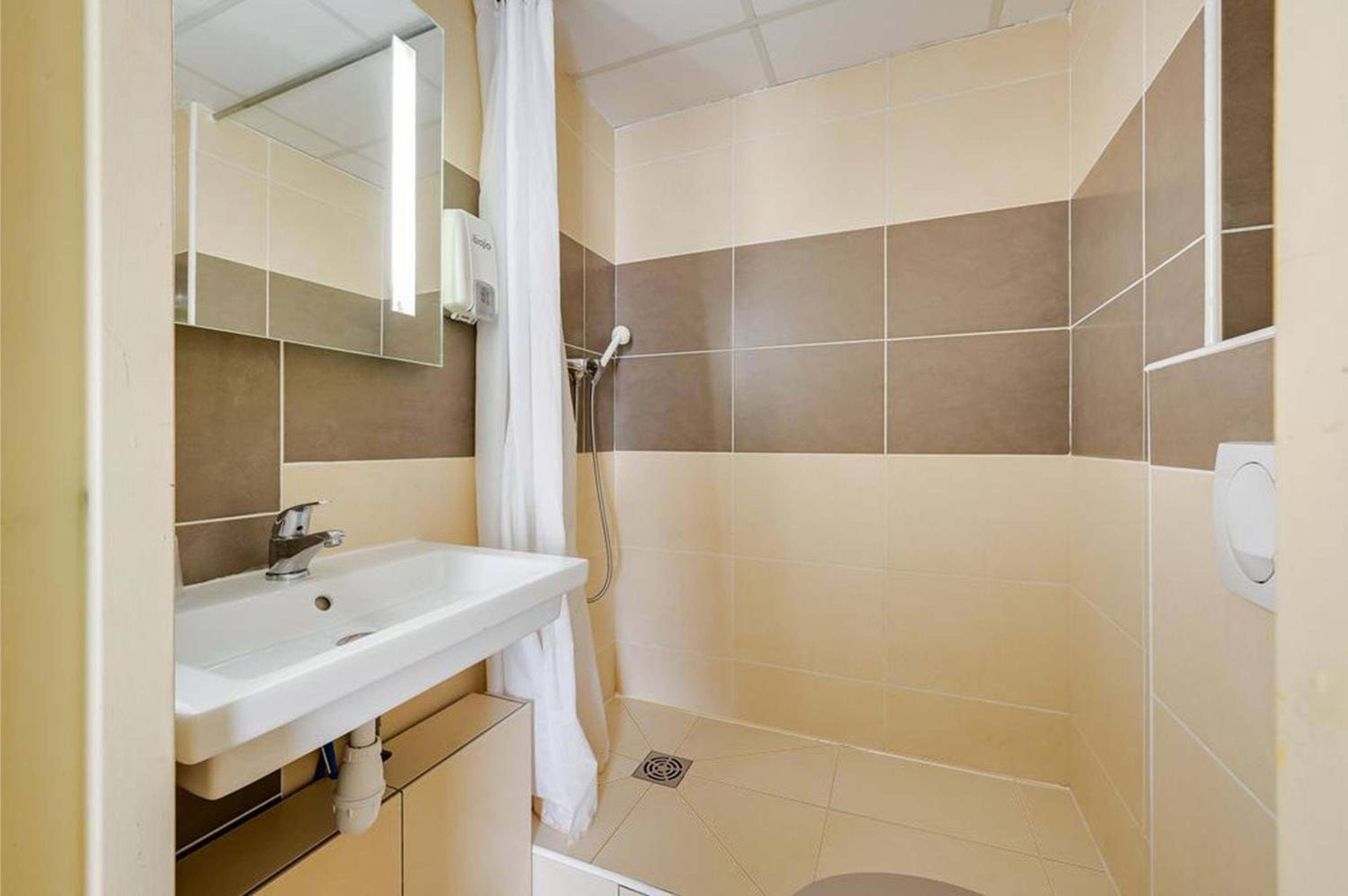 Double Room - Photo 2