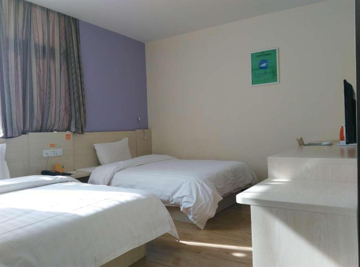 Business Twin Room photo 3