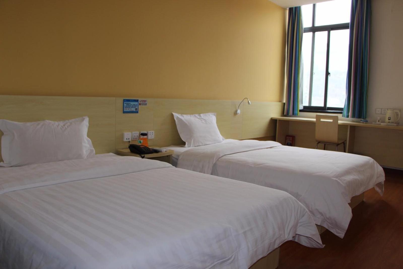 Comfortable Twin Room
