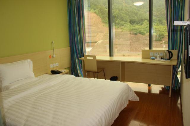 Business Queen Bed Room