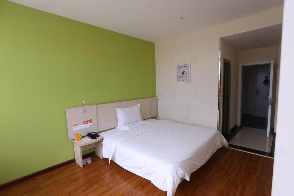 Business Queen Bed Room