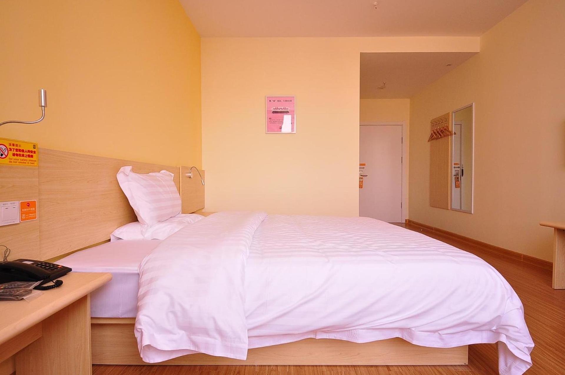 Business Queen Bed Room