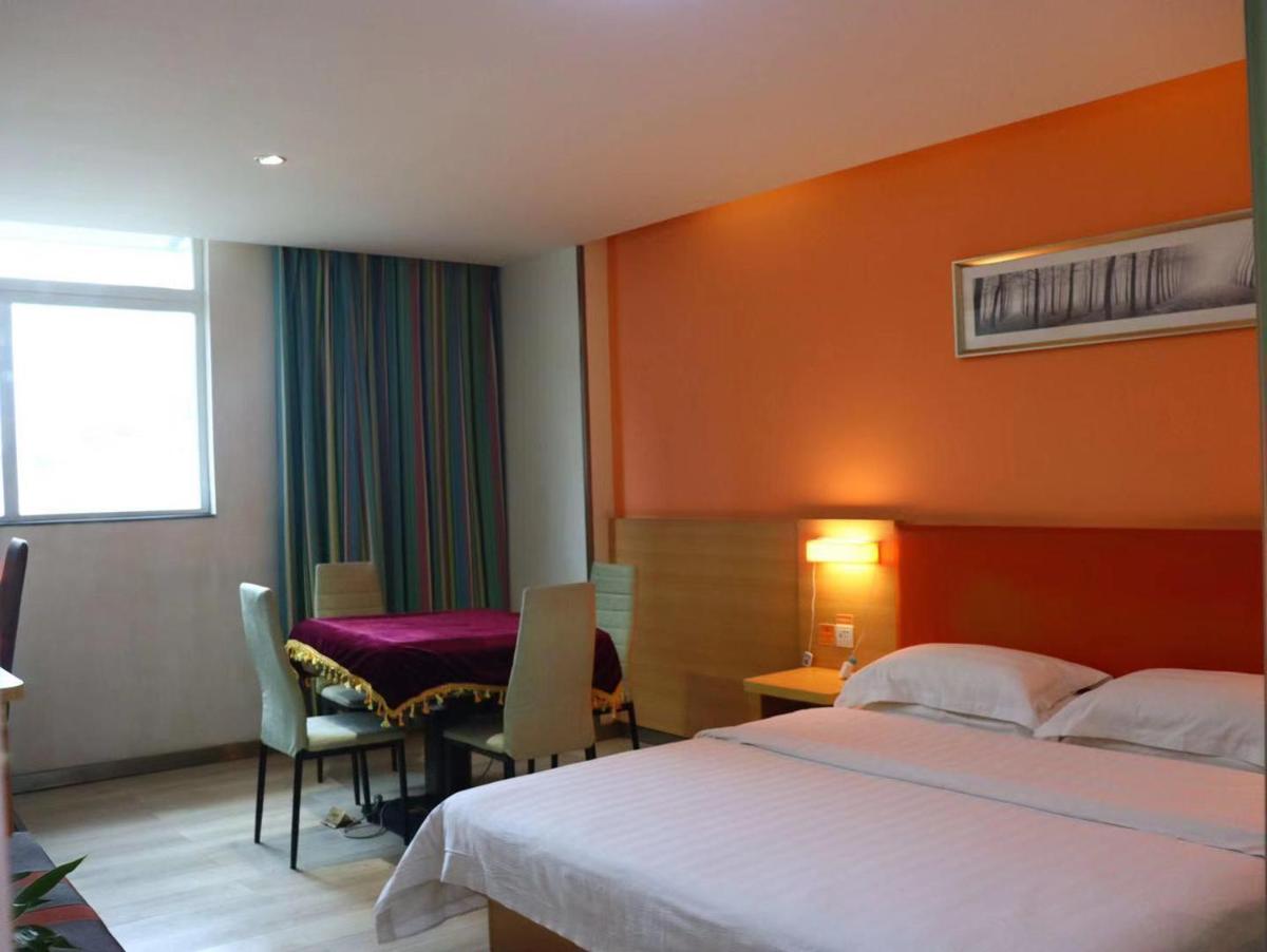 Superior Queen Bed Room photo 3