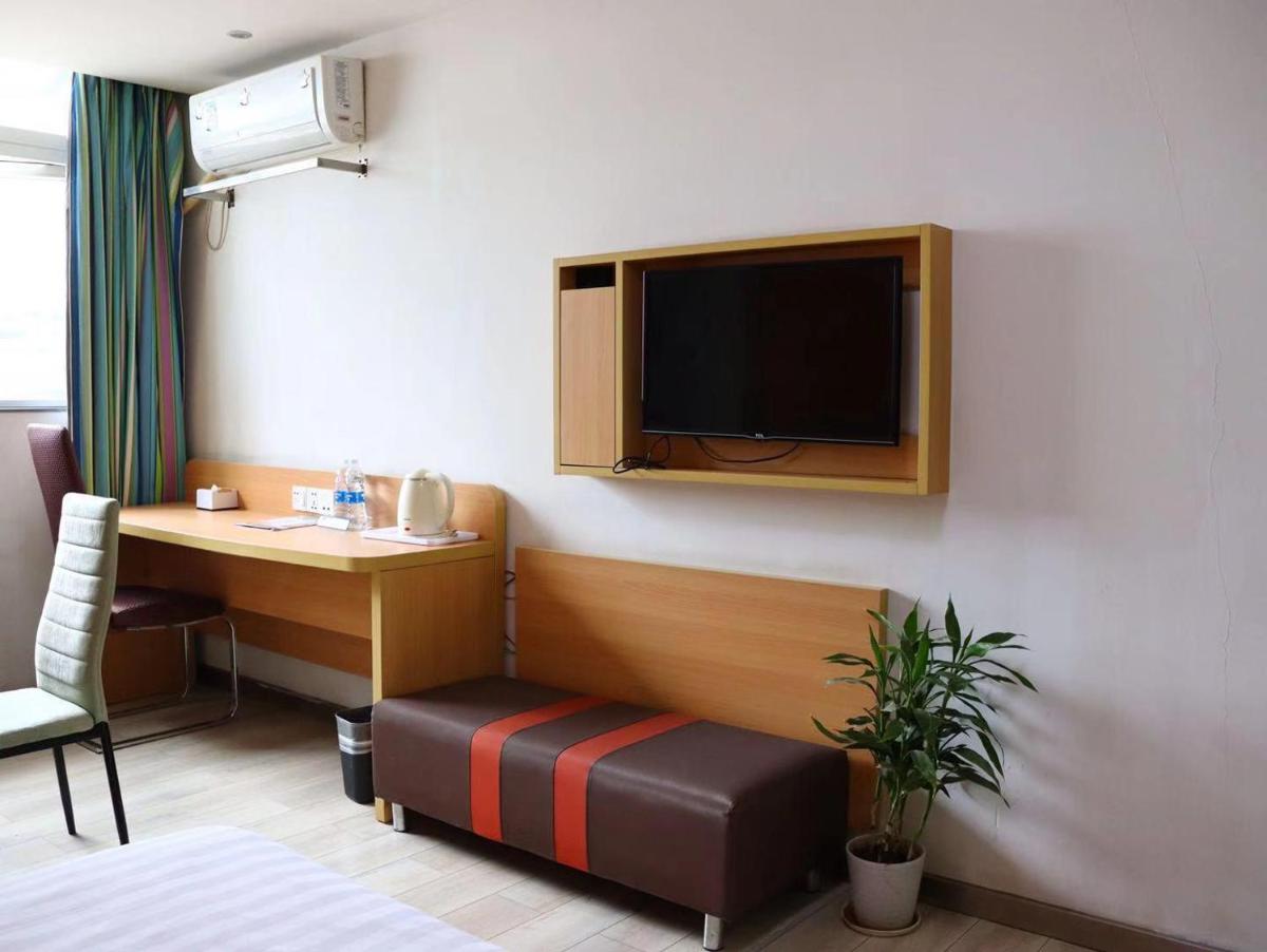 Superior Queen Bed Room photo 2