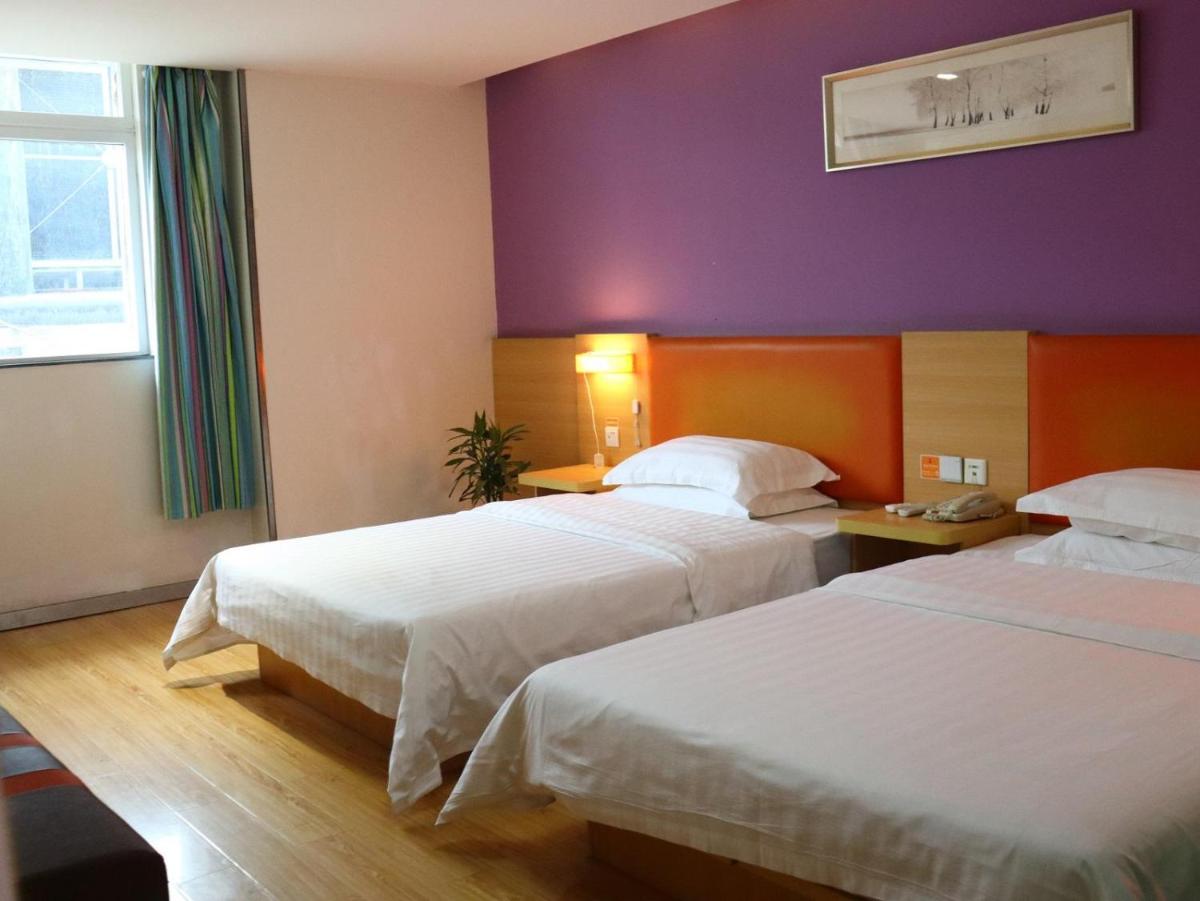Business Twin Room photo 3