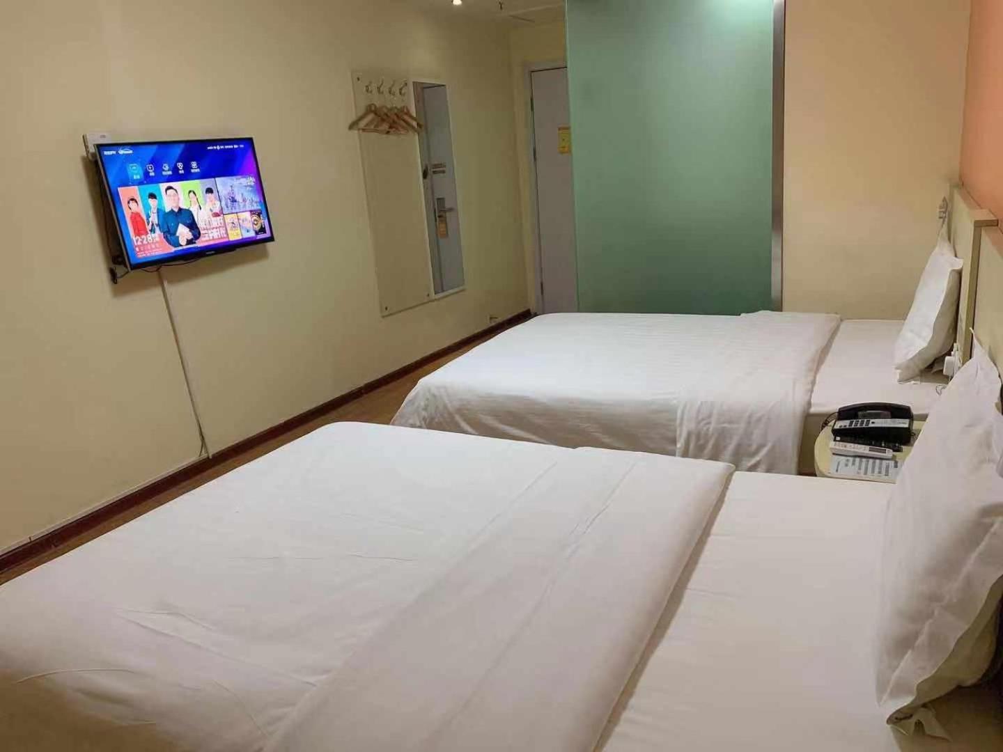 Standard Twin Room photo 3
