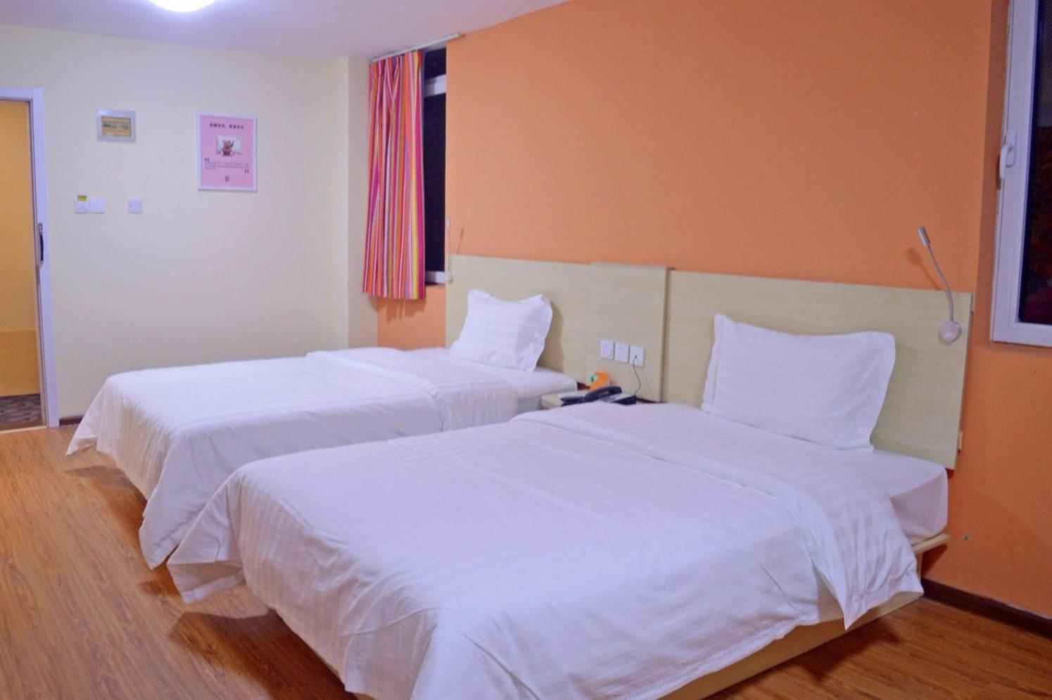 Standard Twin Room photo 2