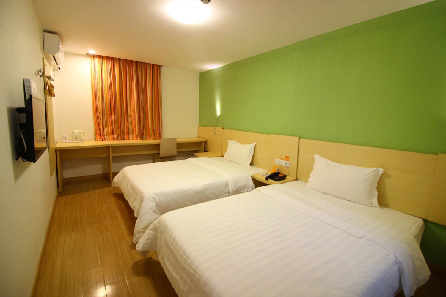 Business Twin Room photo 1