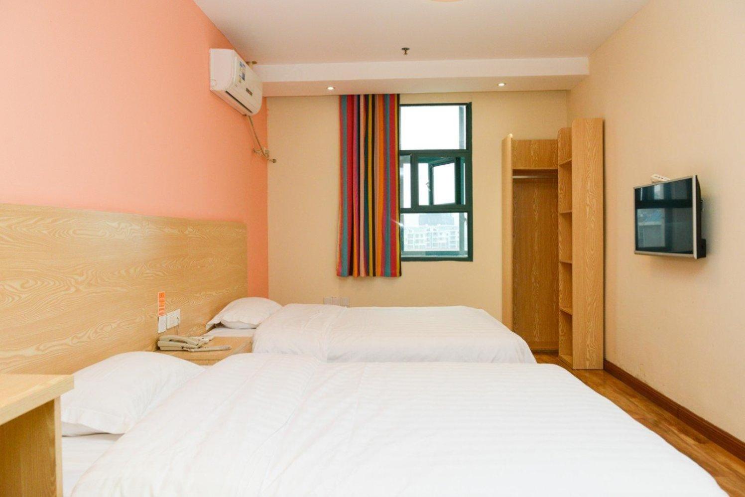 Comfortable Twin Room