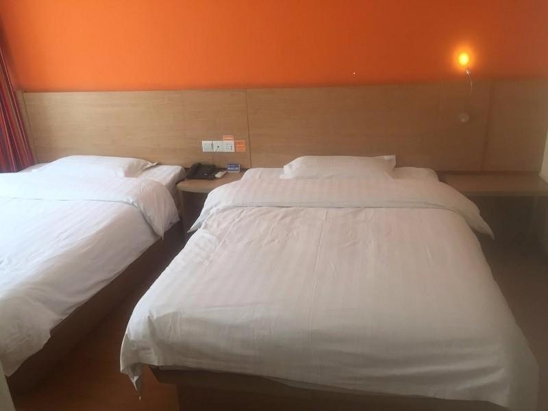 Comfortable Twin Room