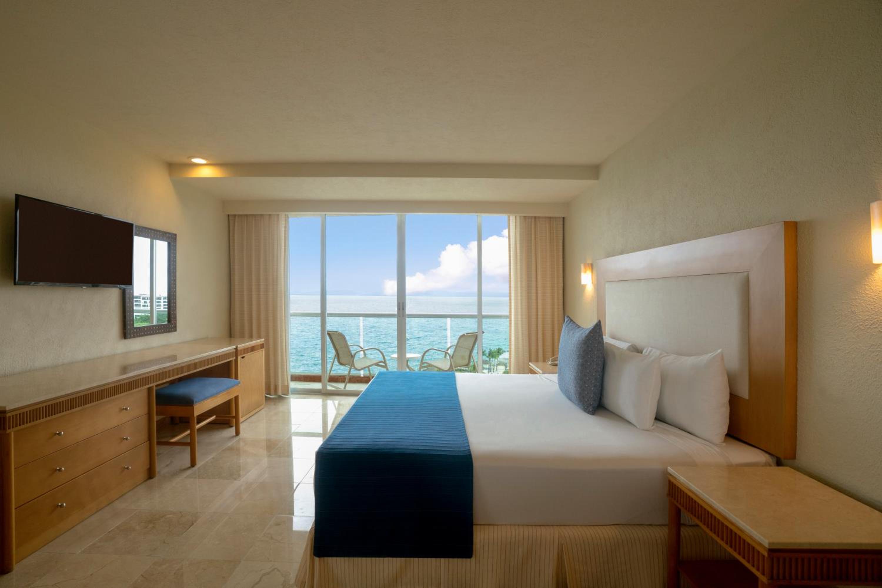 Deluxe Double Room with Sea View - Photo 8