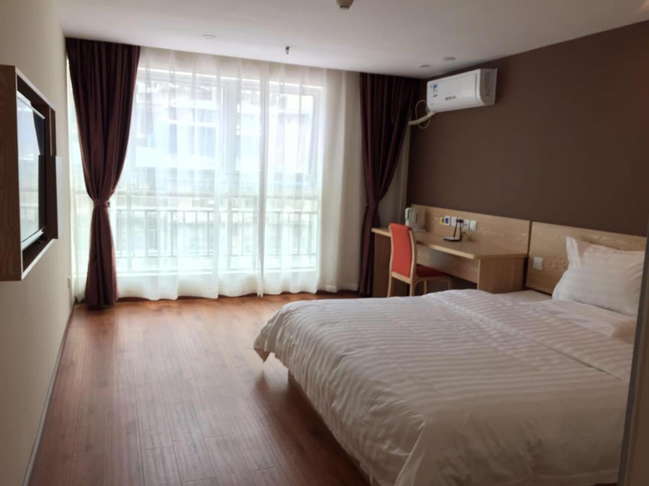 Business Queen Bed Room