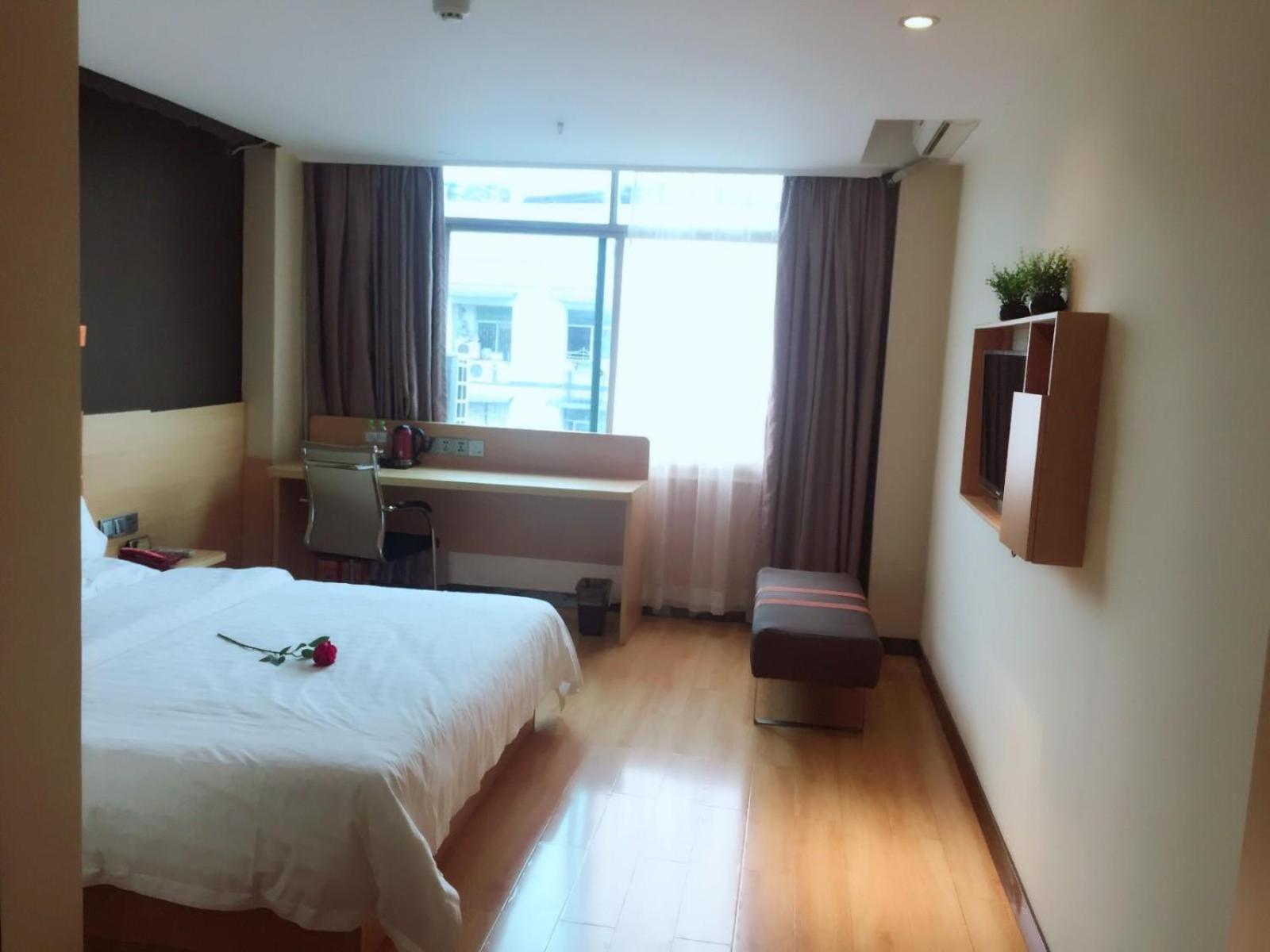 Premium Queen Room photo 1