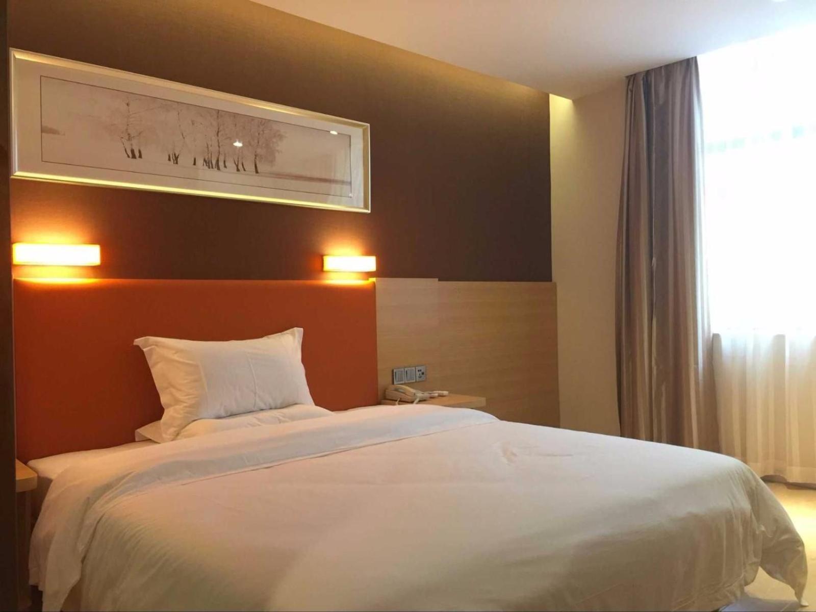 Premium Queen Room photo 3