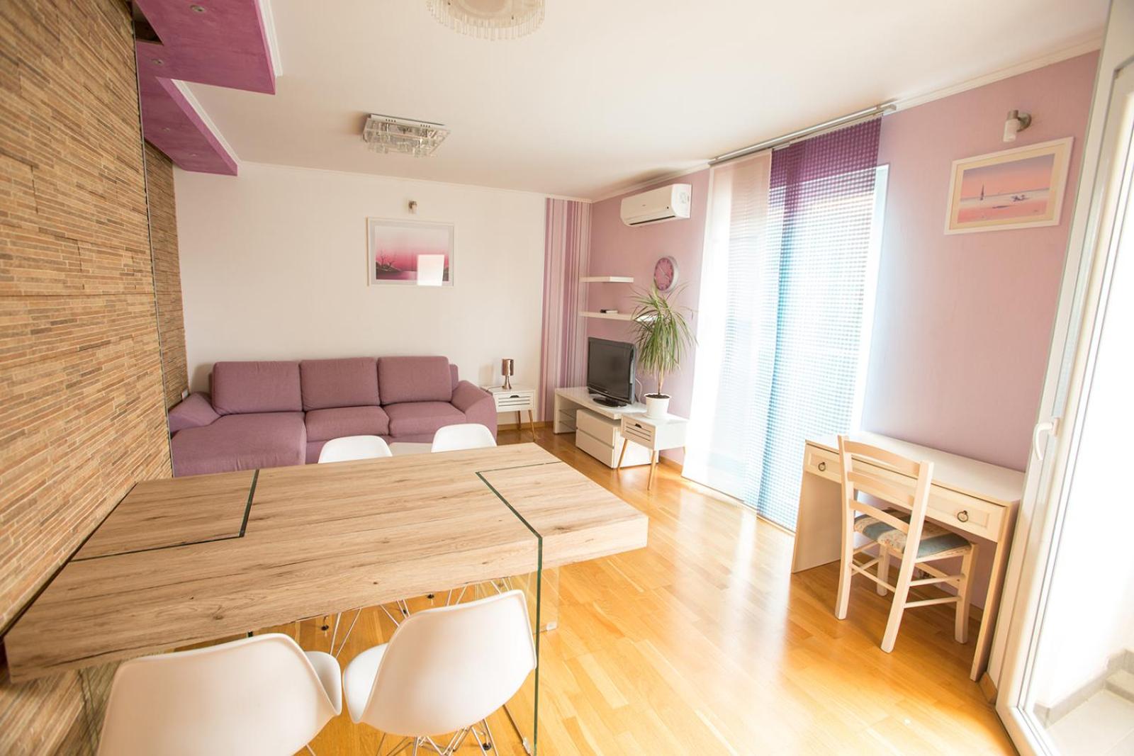 Suite with Balcony - Photo 6