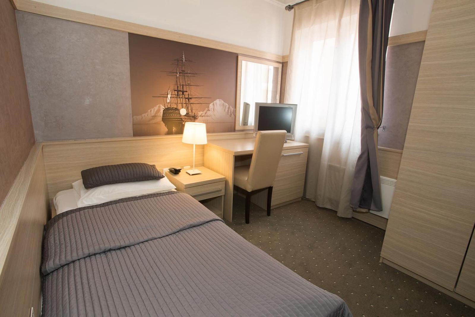 Classic Single Room