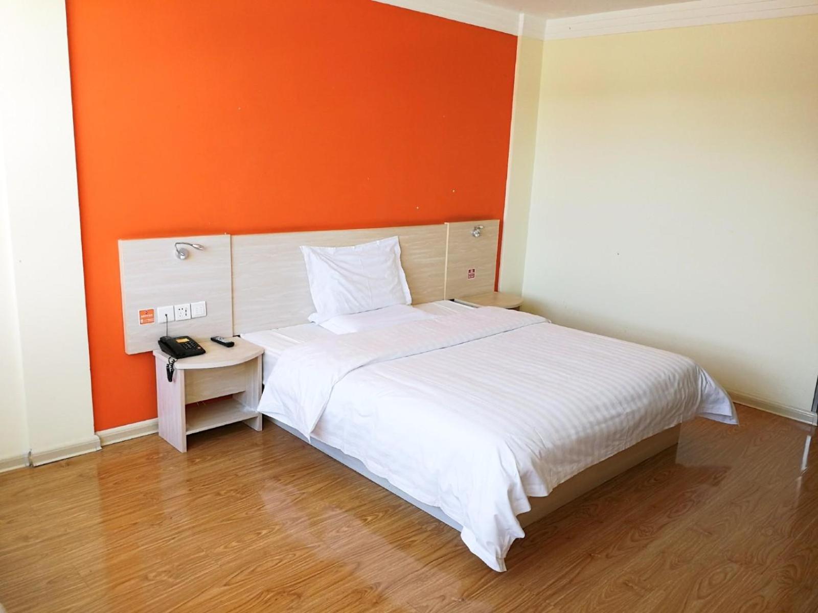 Business Queen Bed Room photo 2