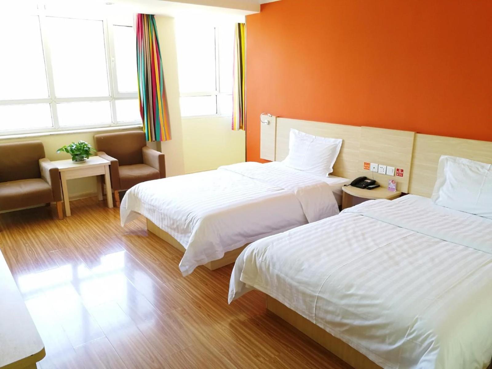 Business Twin Room photo 2
