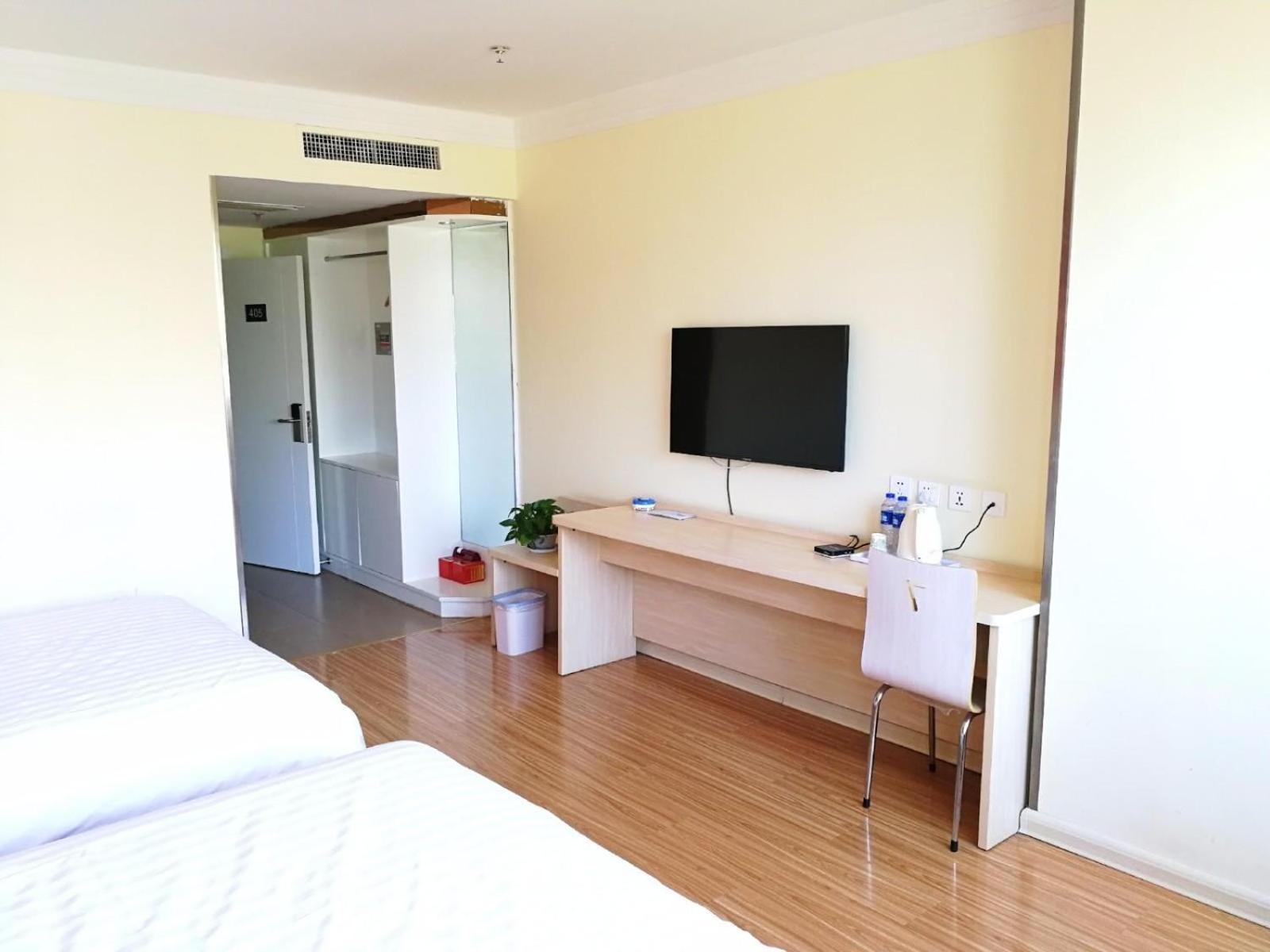 Business Twin Room photo 3