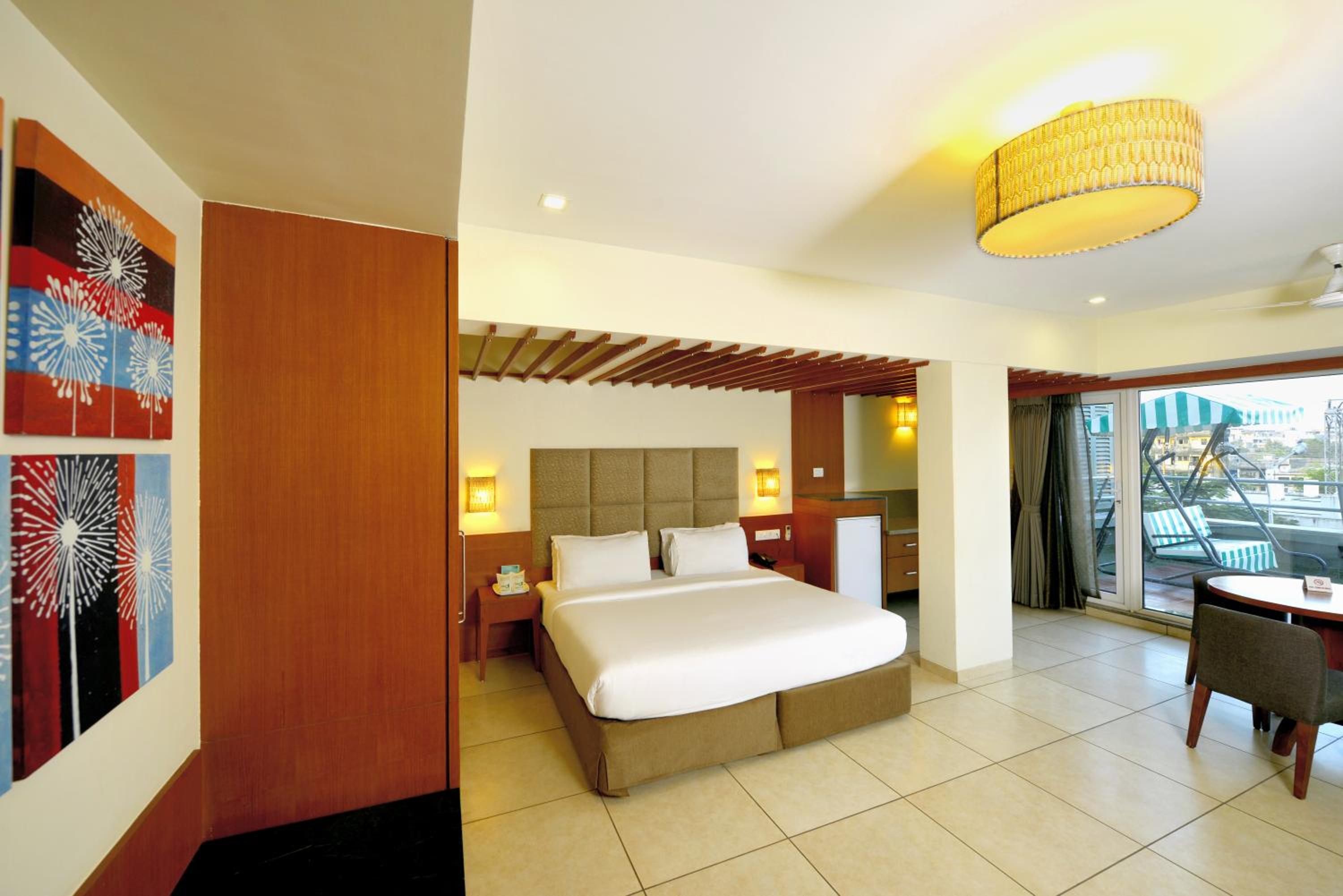 King Room with Balcony - Photo 1