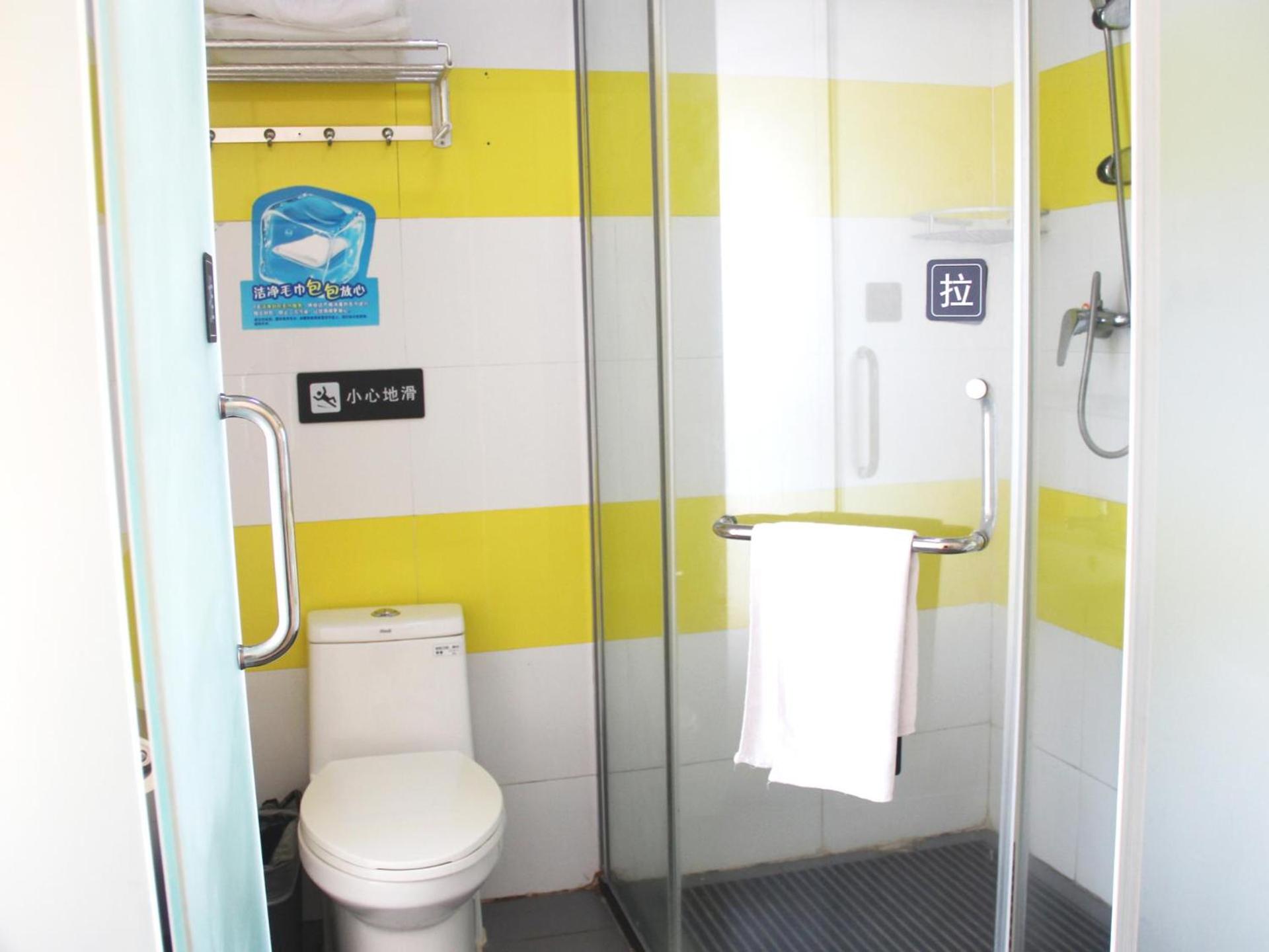 Business Twin Room photo 2