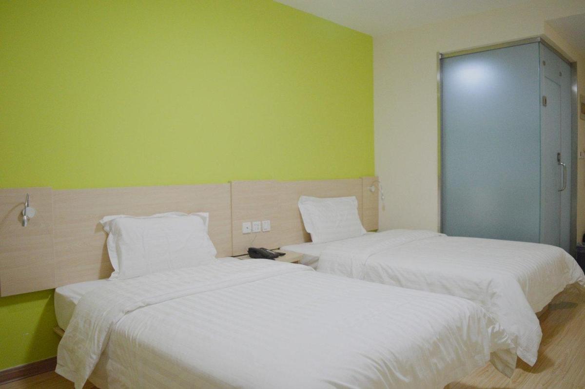 Business Twin Room photo 1