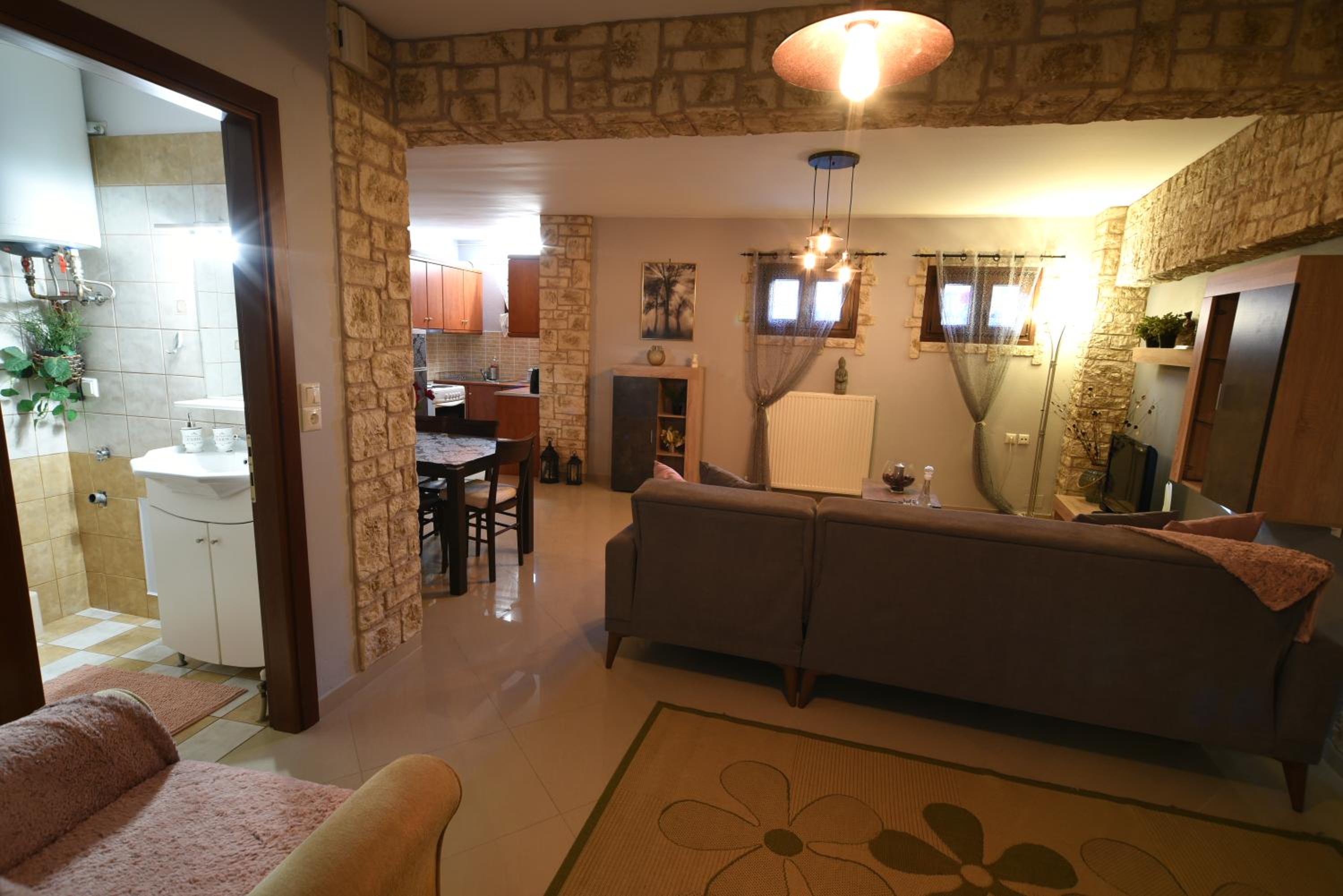 One-Bedroom Apartment - Photo 8