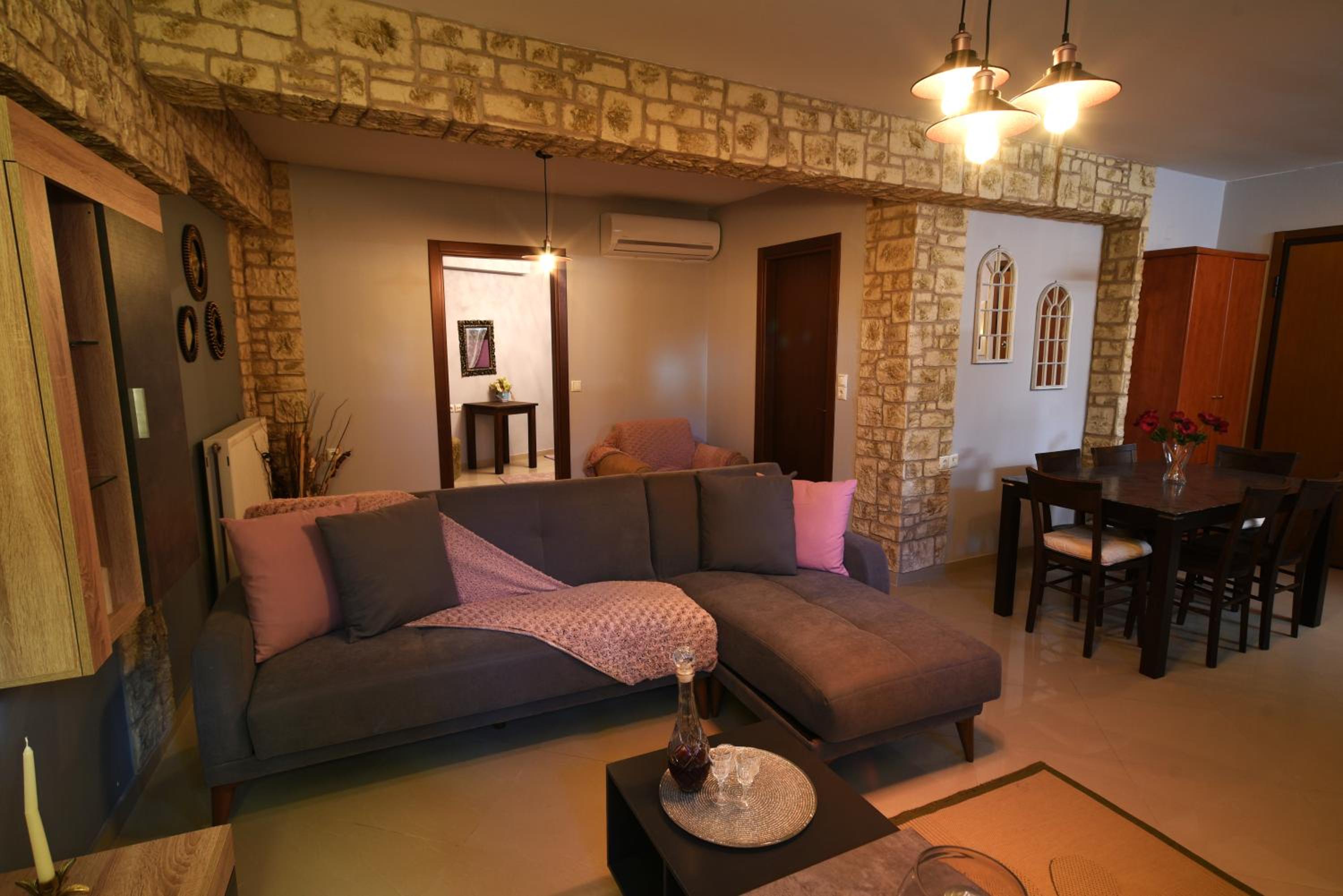 One-Bedroom Apartment - Photo 10