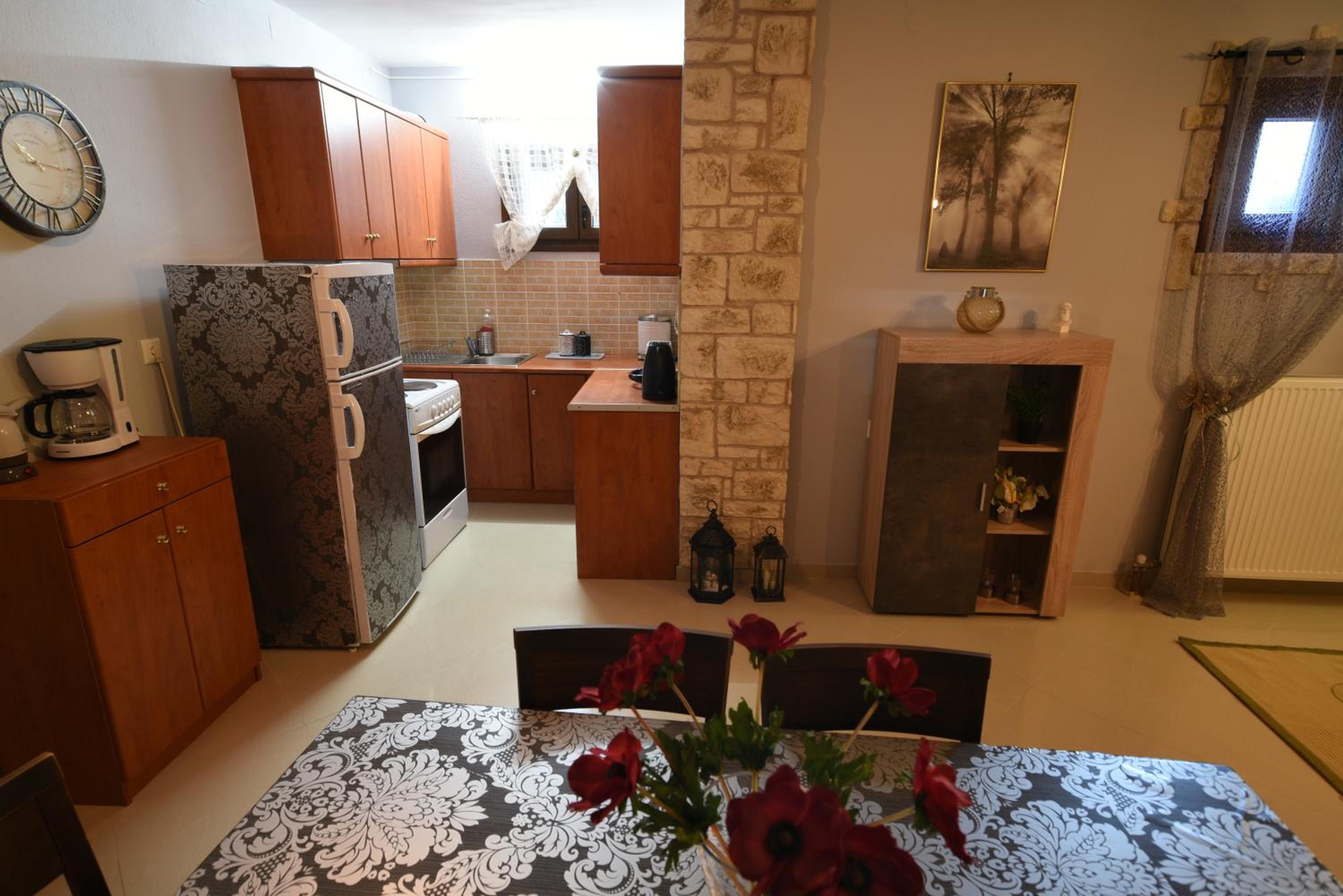 One-Bedroom Apartment - Photo 11