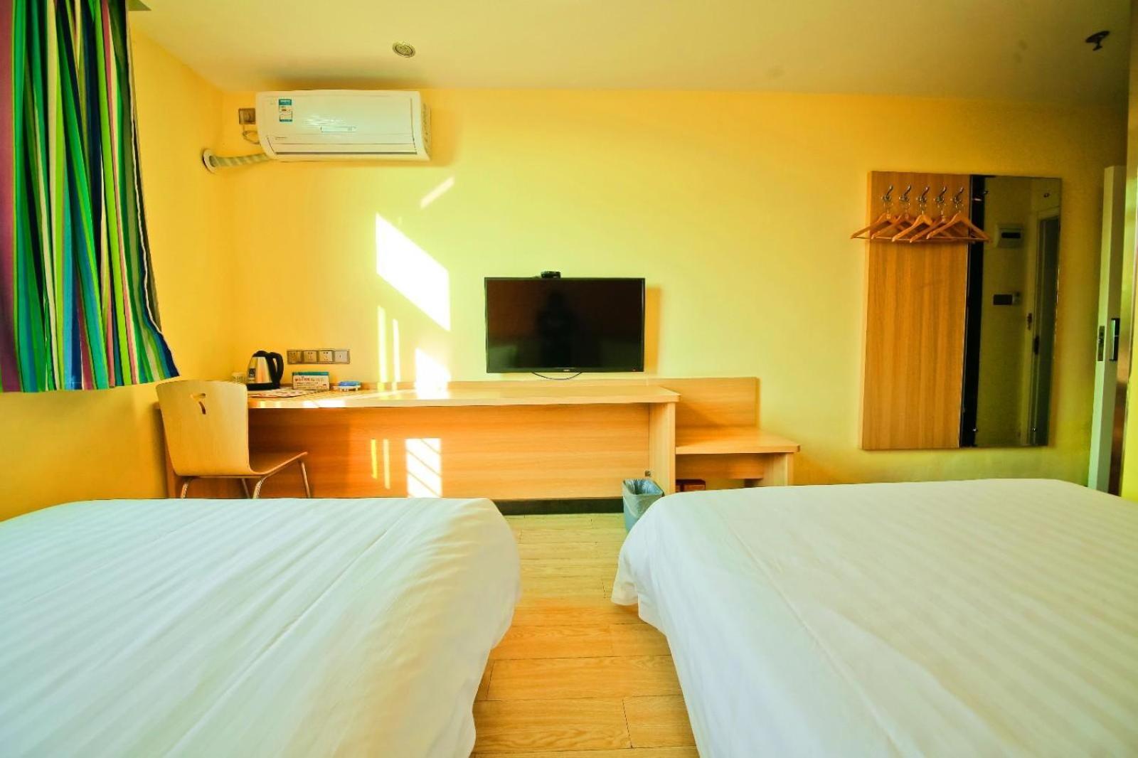 Business Twin Room photo 1