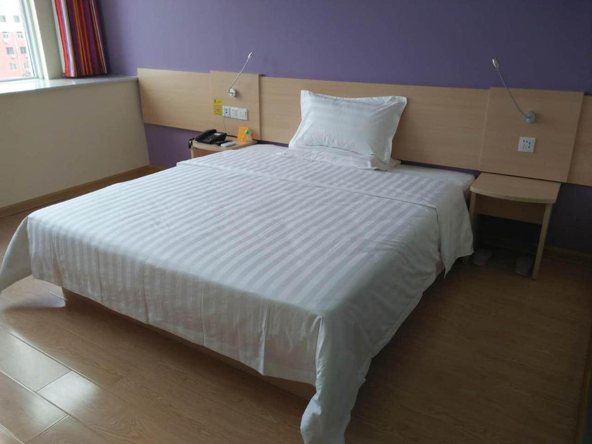 Business Queen Bed Room