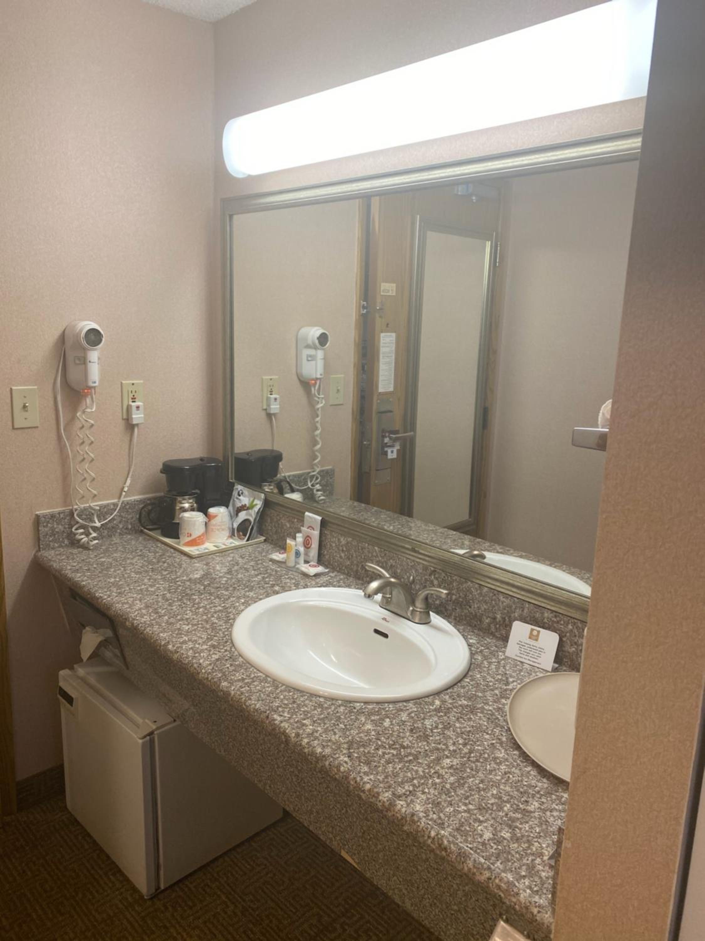 King Room - Disability Access/Non-Smoking - Photo 2