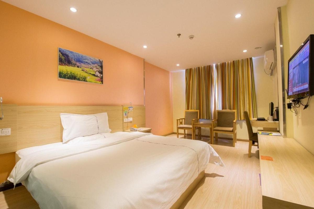 Business Queen Bed Room photo 2